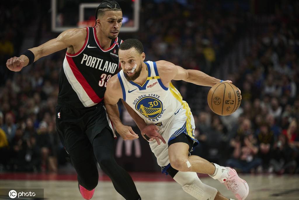 库里带伤14+5+5巴特勒24+7 勇士6人上双轻取开拓者